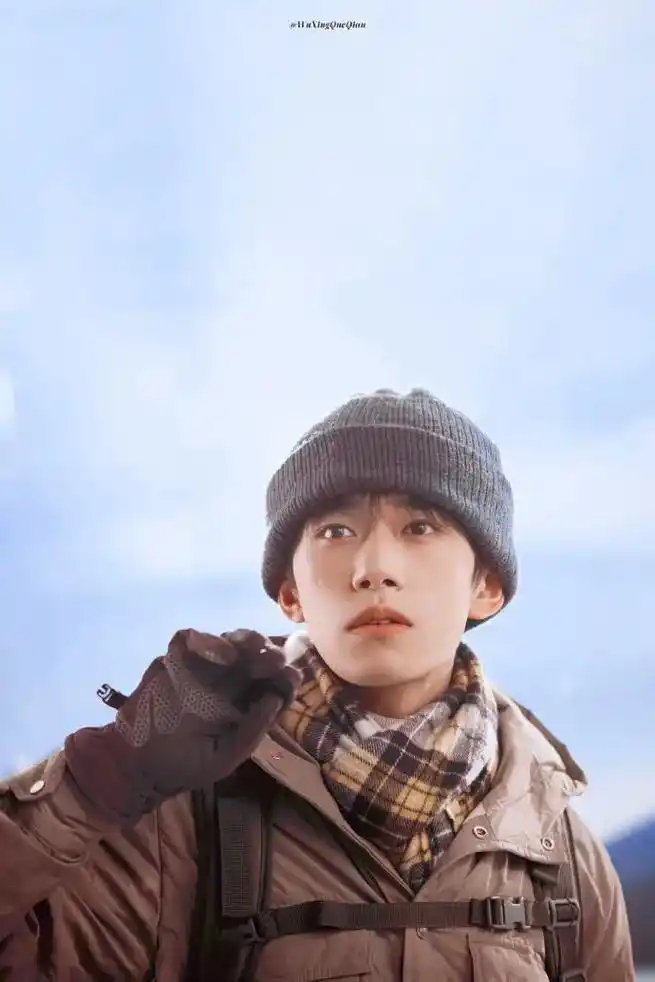 因为是他唱的,所以有理由发照片#易烊千玺#真的超爱这个少年  - 抖音