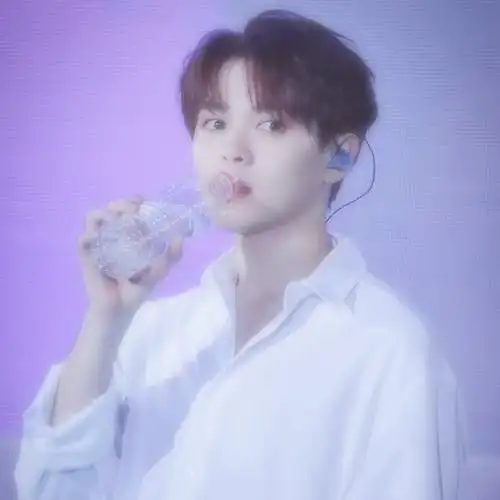 尤长靖头像自截