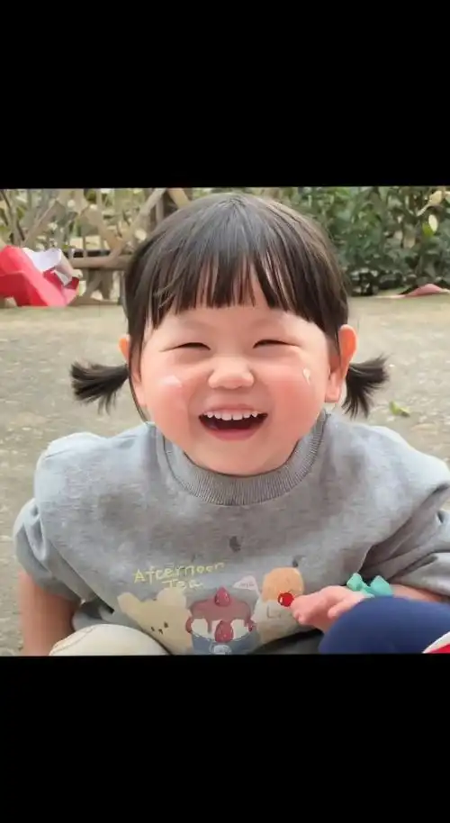 携手我的女儿瑶一瑶祝大家中秋节快乐! #治愈系笑容 - 抖音