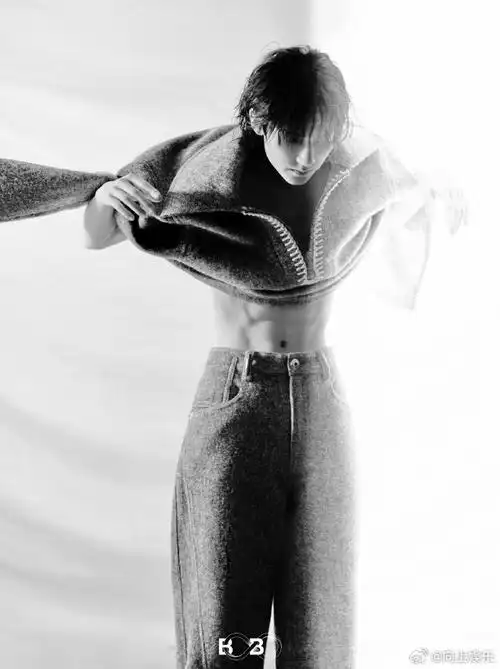 被周翊然腹肌勾到了##周翊然雨夜写真##周翊然上身身材