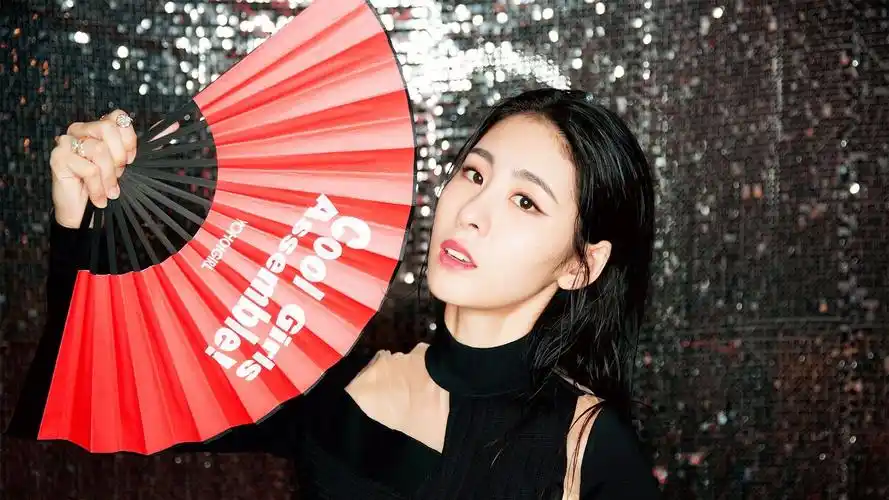 张碧晨壁纸于2022-07-08上传元气壁纸平台,张碧晨壁纸是一款电脑壁纸