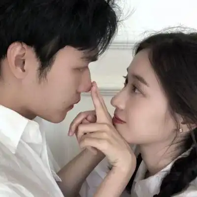 真人情侣头像一左一右高清男女情头真人一左一右个性