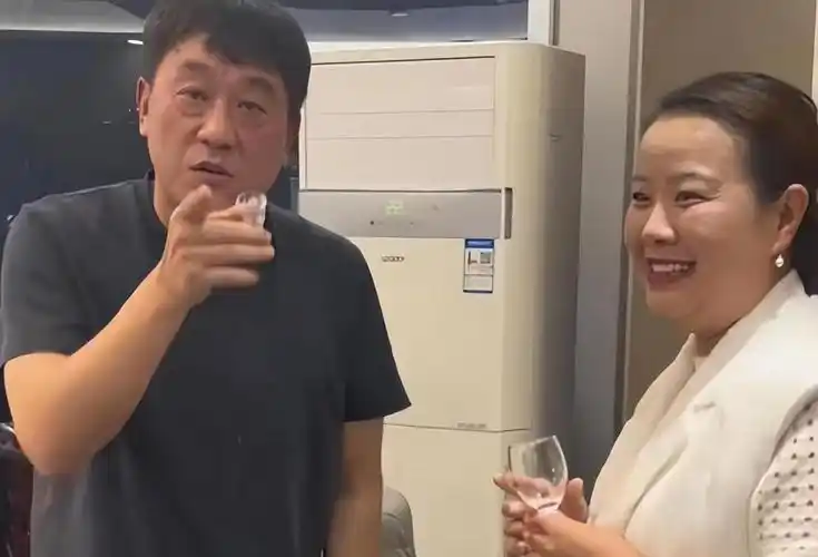 李海洋早就做好了准备,才向她告白.