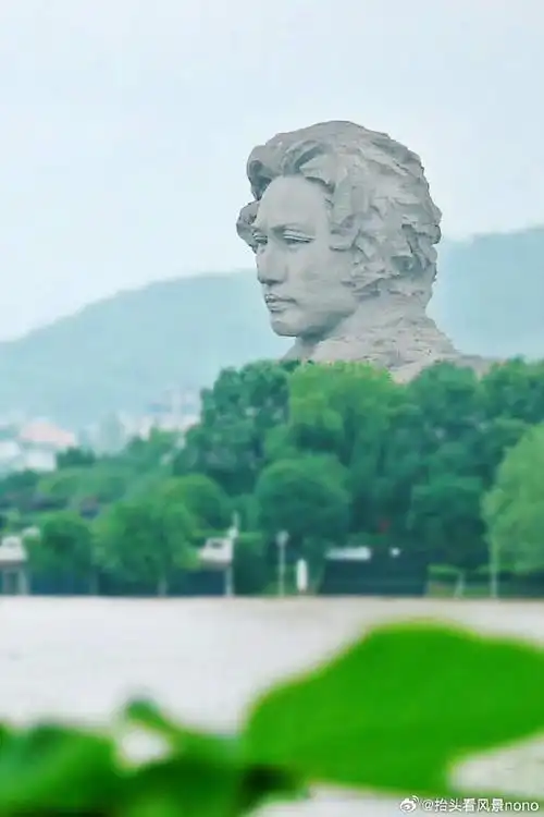 一座越来越潮流,且拥有着众多网红元素的城市.