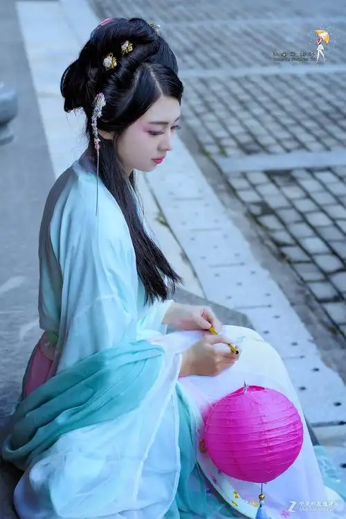 古典吹笛子的美女图片-古风女子吹笛子图片-吹笛子的古装美女唯美(31p