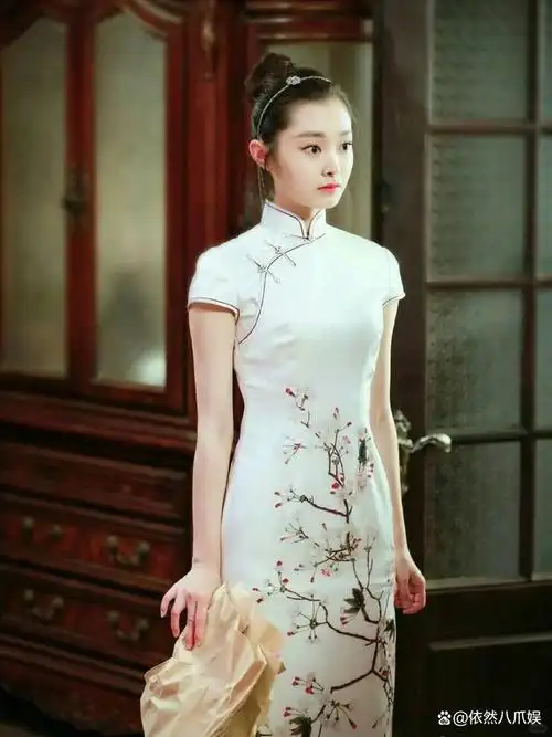 "旗袍仙子"宋轶:腰如细柳,夺命之刀,魅力无人能挡!