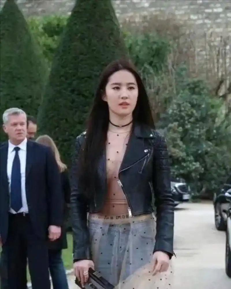 刘亦菲现在怎么胖成这样了.