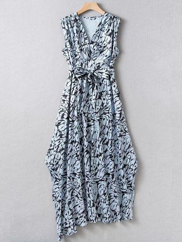 4k高端时尚皇后 优化身材比例 宁静蓝蝴蝶气质v领无袖大摆连衣裙