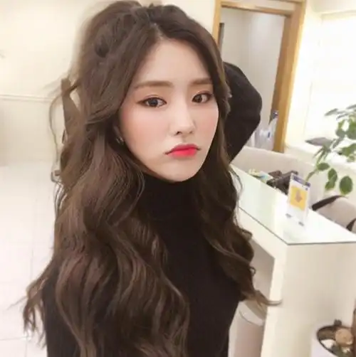 大卷中长发图片今秋冬最佳旋发型