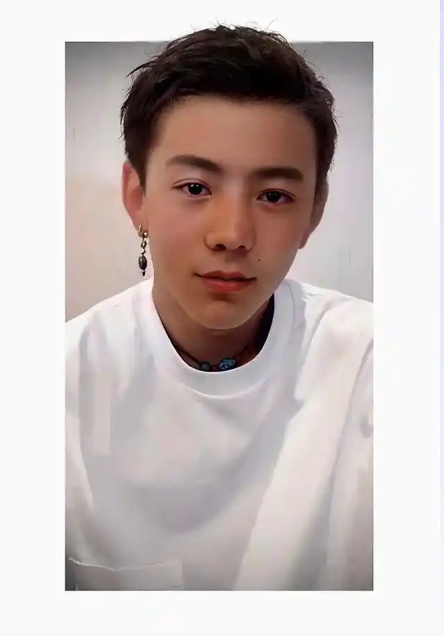 发型 @理塘丁真   大图来啦! - 抖音