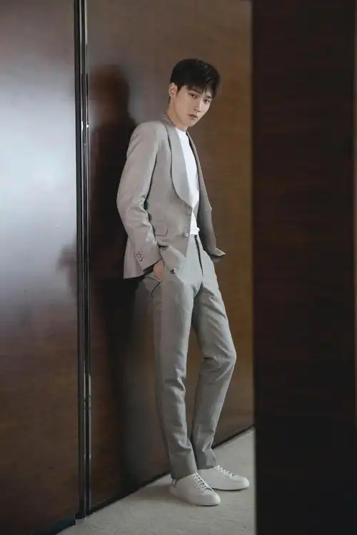 邢昭林最新夏日写真图片