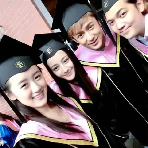 明星的毕业照,吴磊帅气,李现小憨憨,看到杨幂:是校花吗?