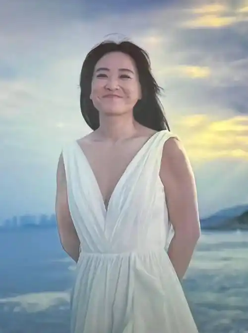 原创穿顶级名奢戴母亲的百元遗物贾玲的野心藏在她的穿衣之道里