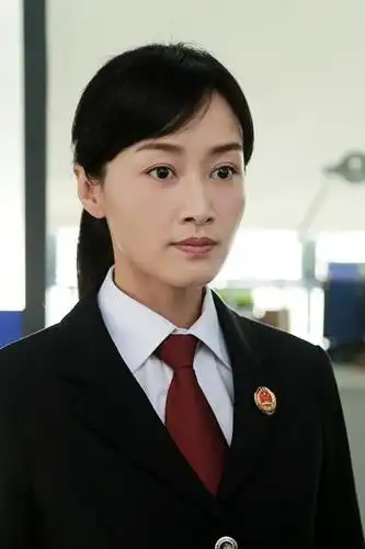 《谜砂》昨日开播 赵子琪秒变高冷检查官