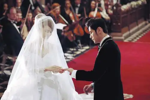 "祝福:80后明星化身小粉丝周杰伦大婚,昨日范玮琪,angelababy,汪东城