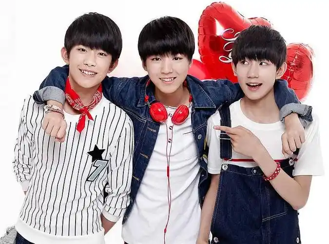 是组合吗?有照片吗,他出过什么歌曲呀?tfboys小时候 是不是萌萌哒?