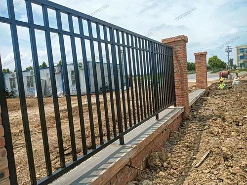 铁艺通透围墙护栏别墅小区外墙防护栏杆庭院栅栏工厂热镀锌钢护栏