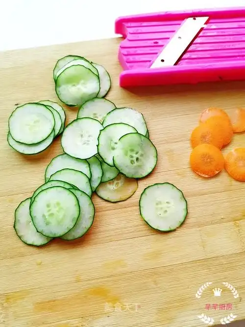 黄瓜胡萝卜花式摆盘