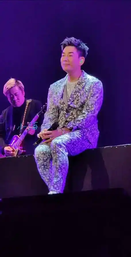 的任贤齐##任贤齐##任贤齐狄秋#  cr@rfcn0262小海那个传齐的微博视频