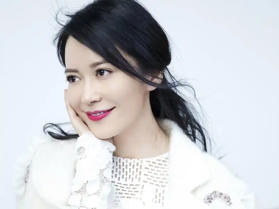 俞飞鸿优雅气质写真桌面壁纸高清大图预览1600x1200_大陆明星下载_美