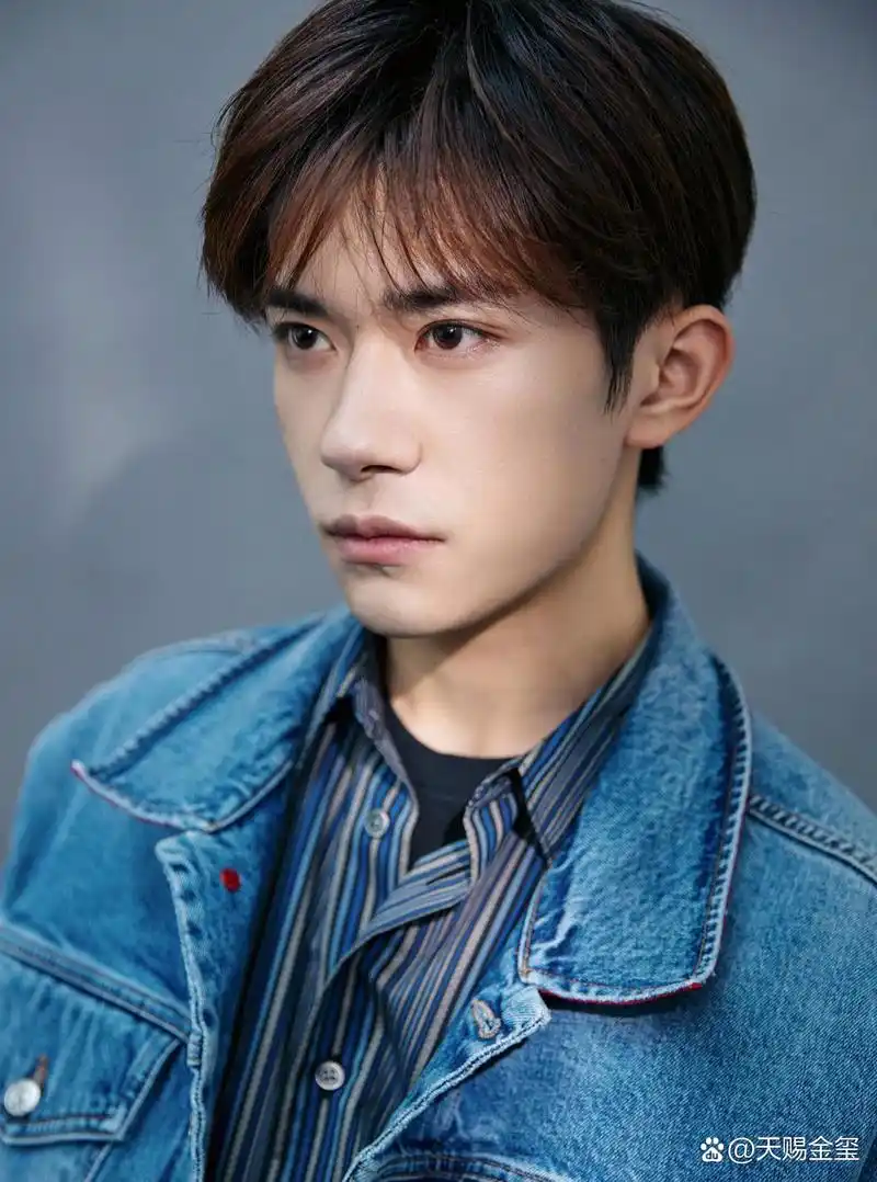 【青春星】‖  易烊千玺: 有着同龄人的单纯和善良,有着超越年龄的