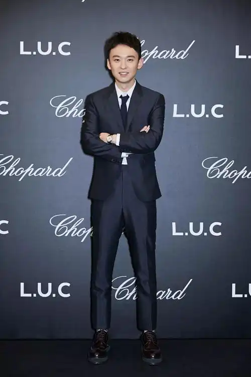 90后实力派演员董子健先生佩戴 chopard 萧邦 l.u.