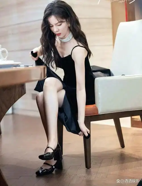 宋妍霏身材火辣肤白貌美大长腿,真好看!