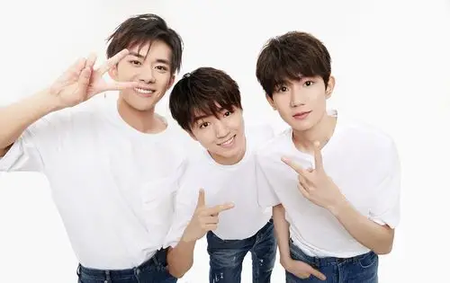 与王俊凯王源和易烊千玺赴一场音乐之约相信未来义演