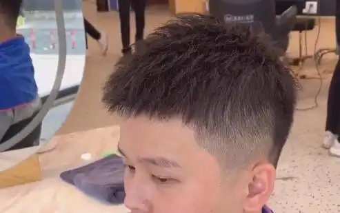 【男生发型】飞机头发型3.0 锡纸烫