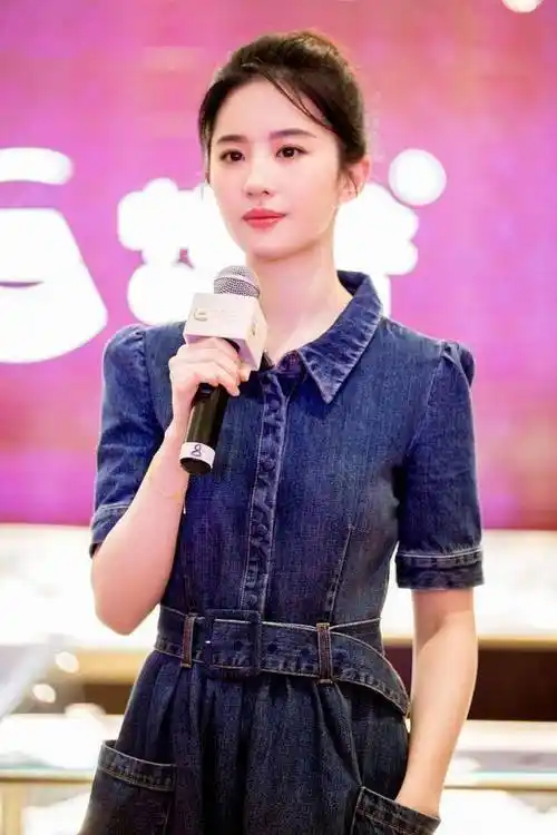 刘亦菲的确是1987年出生的,已经是36岁了.