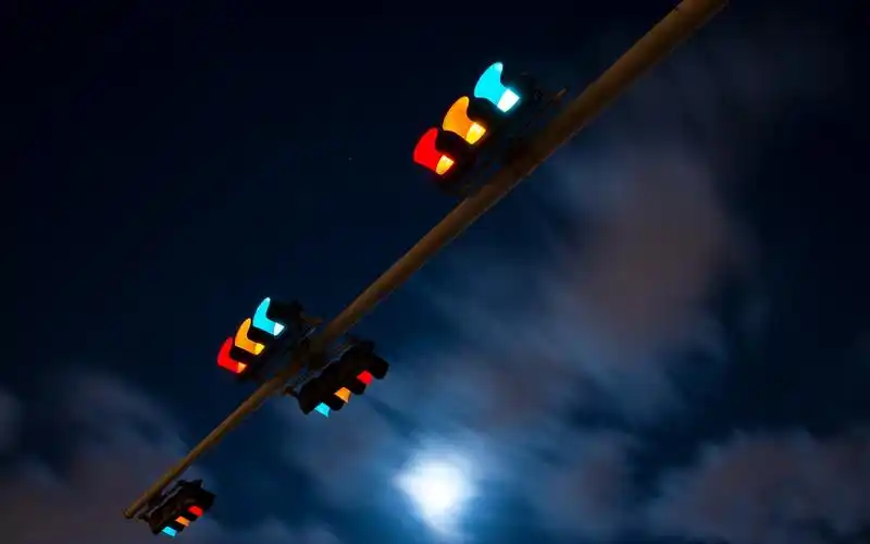 general 2560x1600 night city lights traffic lights