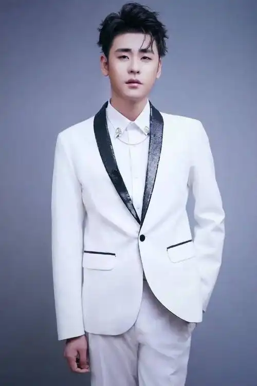 张云雷超话摩登兄弟超话易烊千玺超话毛不易超话邓紫棋超话戴萌超话