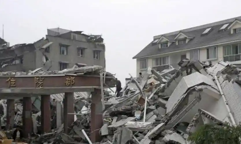 汶川地震,被救的"敬礼娃娃"获关注,12年过去现状如何?_解放军部队_郎