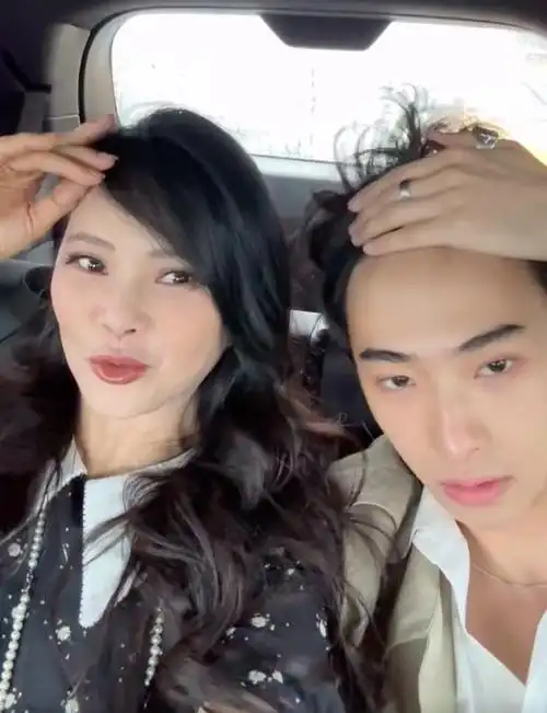 庾澄庆伊能静同日抵达美国,参加儿子毕业典礼,或将迎来世纪同框