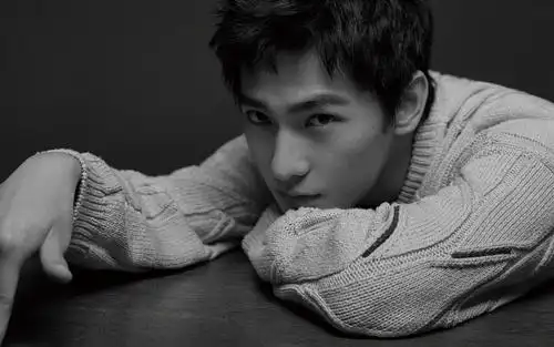 杨洋时装男士四五月合刊封面写真,大陆明星-回车桌面