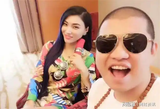 辛巴前妻和大女儿照片,辛巴第一任(辛巴老婆孩子)