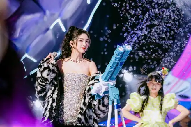 杨幂你怎么这么好看跨年舞台