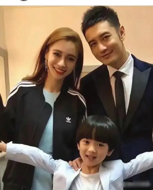 黄晓明与angelababy离婚后罕见同框,他们一同带着儿子小海绵游玩