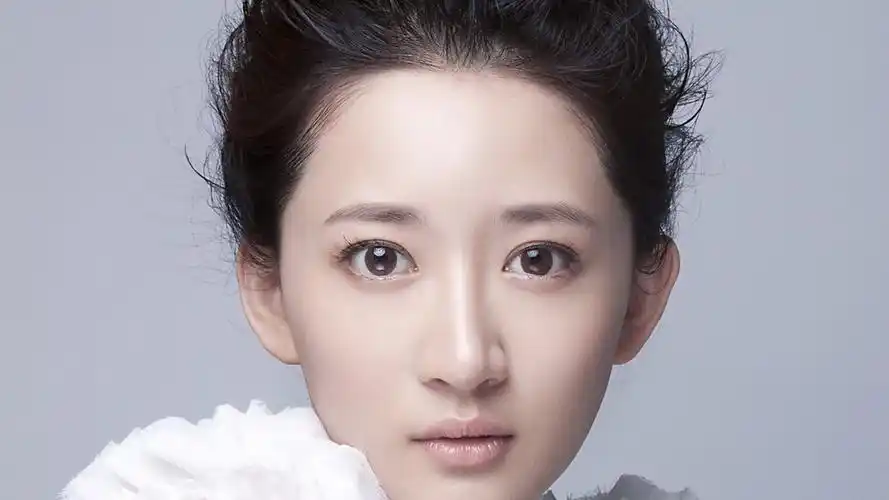 搜狗壁纸里的这个美女叫什么?