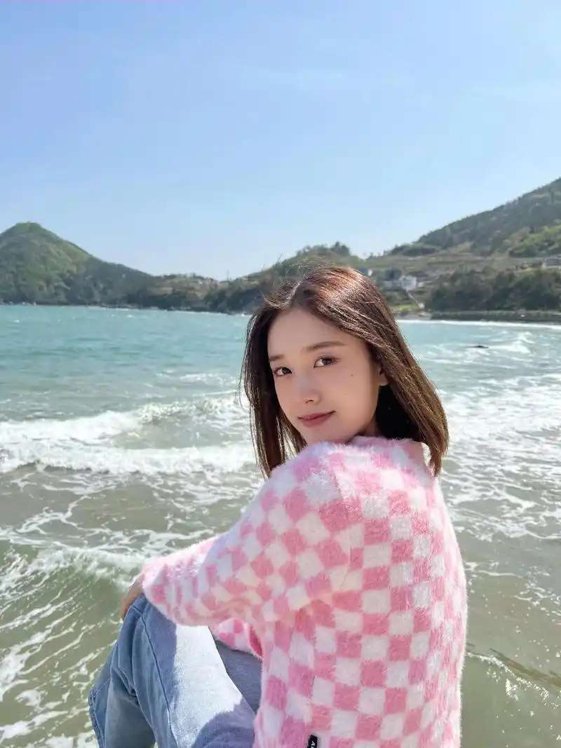 漂亮妹妹的日常#张礼恩 #stayc #分享照片  - 抖音