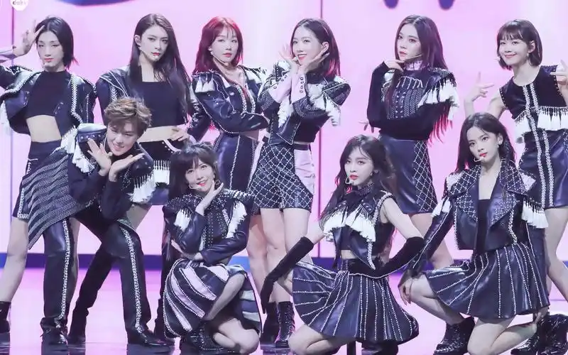 火箭少女101再唱成团曲《rocket girls》少女力爆棚