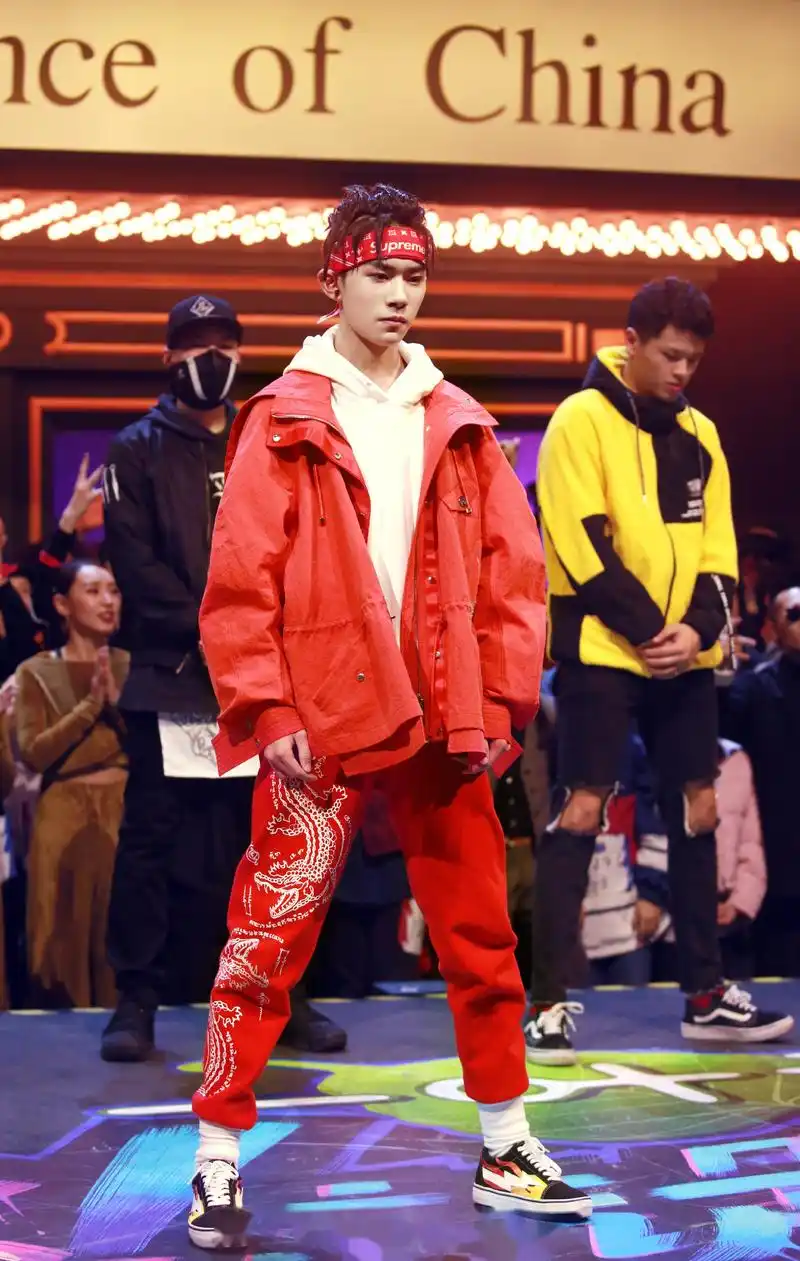 易烊千玺#热血街舞团#录制花絮公开.