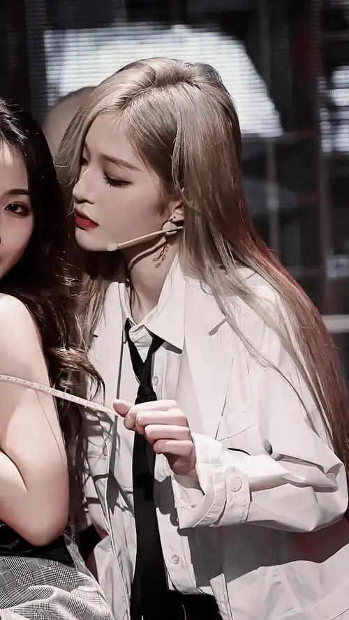 费沁源鼻子好看还是王奕鼻子好看?