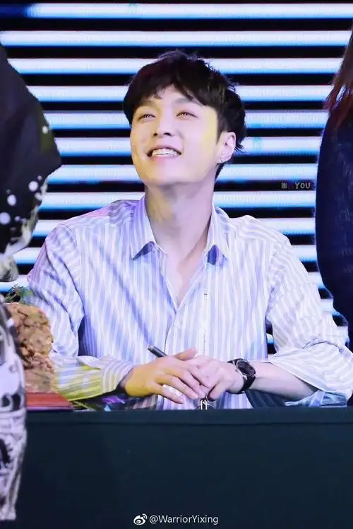 豆瓣图楼|张艺兴笑起来也太治愈了吧!