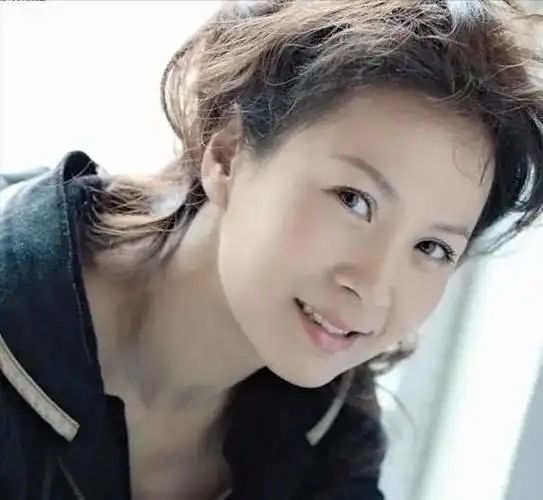 美女演员赵越当红时嫁佟凡恩爱27年未生子女婚姻也幸福甜蜜