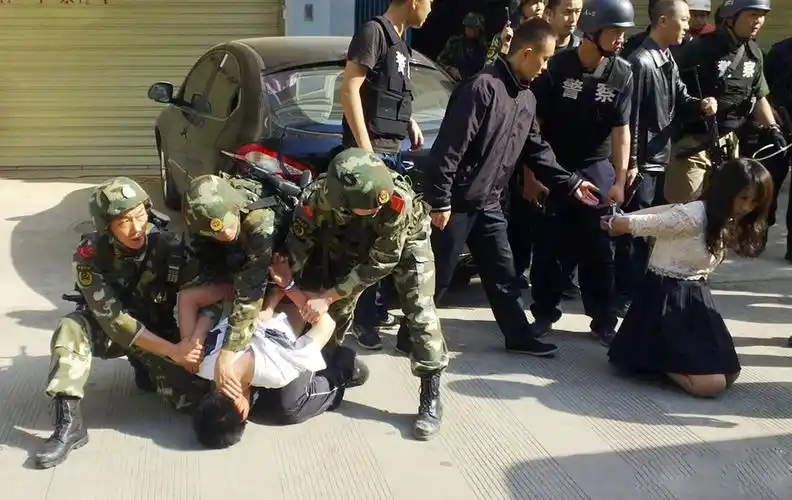 存准今日下调 市民怕降息理财多选中长款