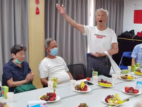 "爱在滨江,齐聚一堂" ——老年人茶话会活动