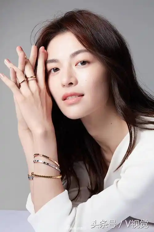 苗苗真名叫什么何小萍