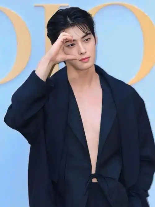 车银优最新活动造型##车银优漫画身材比例