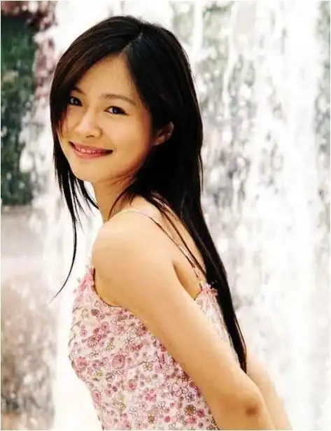 江一燕从小展露舞蹈天赋支教十年被质疑如今为幸福而活